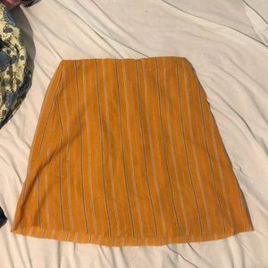 Mid knee yellow stripped flow skirt